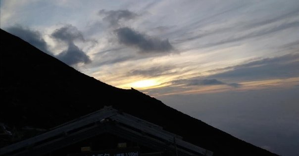 富士の山そろそろ登るかたつむり かたつむり そろそろ登れ 富士の山 (アニマルザワールド25