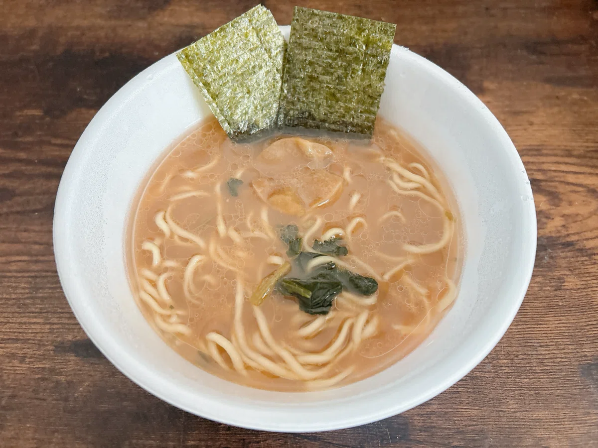 カップ麺格付け#452 ラーメン山岡家 醤油ラーメン (日清食品)｜イケ麺