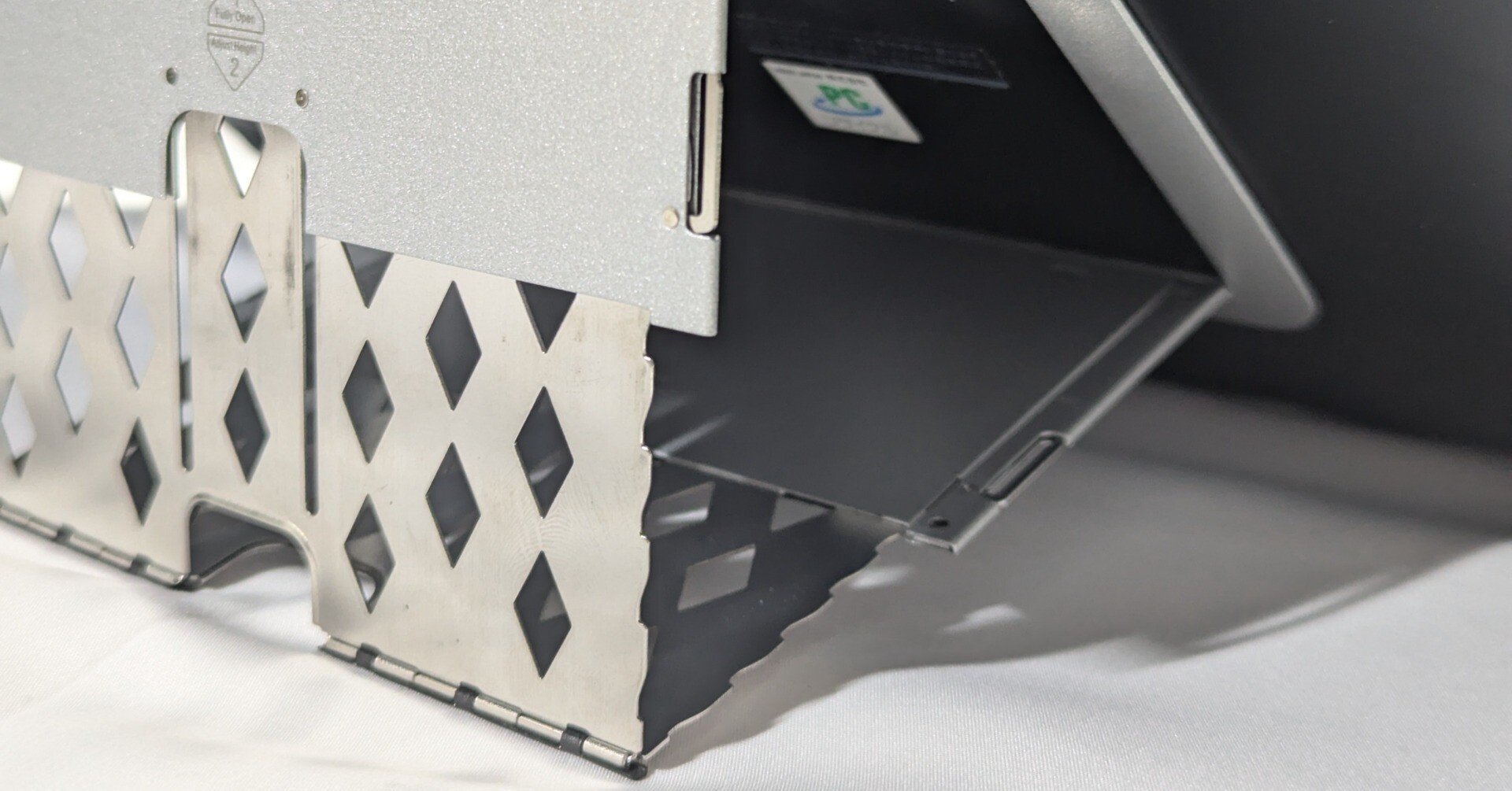 中華の闇を暴く】首、肩の負担軽減。KAZARIKO ノートパソコン スタンド