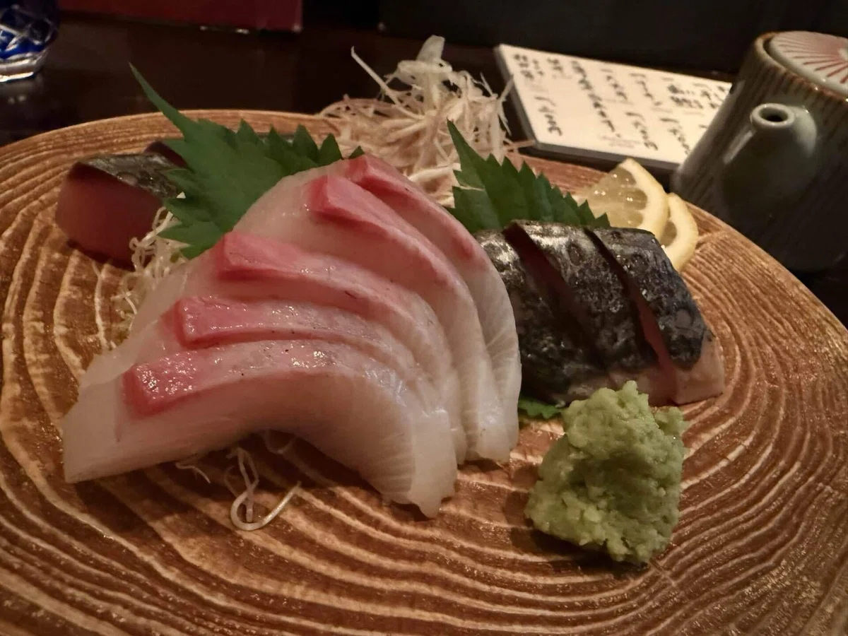 表参道、原宿エリアにあるとんかつ屋さん【さつまとんとん原宿】刺身の盛り合わせの写真
