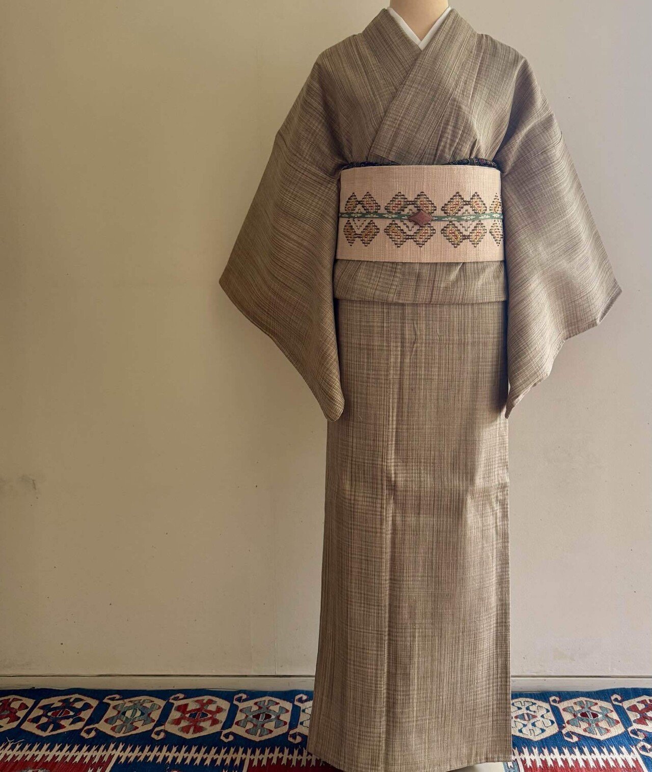 ベージュ系　シンプルな格子柄　単衣紬 ベージュ系 シンプルな格子柄 単衣紬 単衣】ベージュ 格子織柄紬