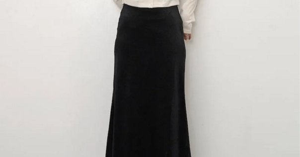 今週の販売情報】新作はsuper tiered skirt / 再販はあの餃子