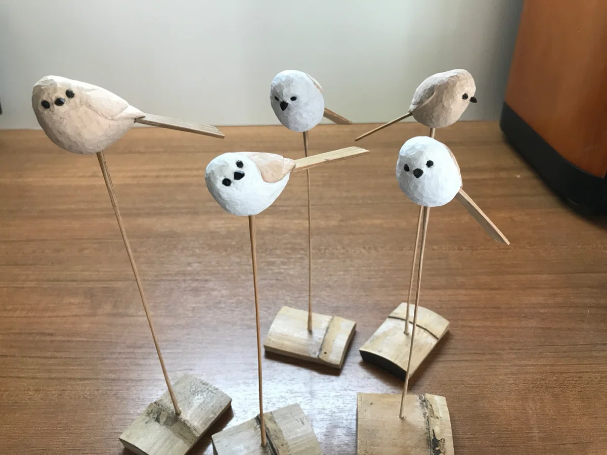 木彫りと竹で 雪の妖精シマエナガを作る｜森の和
