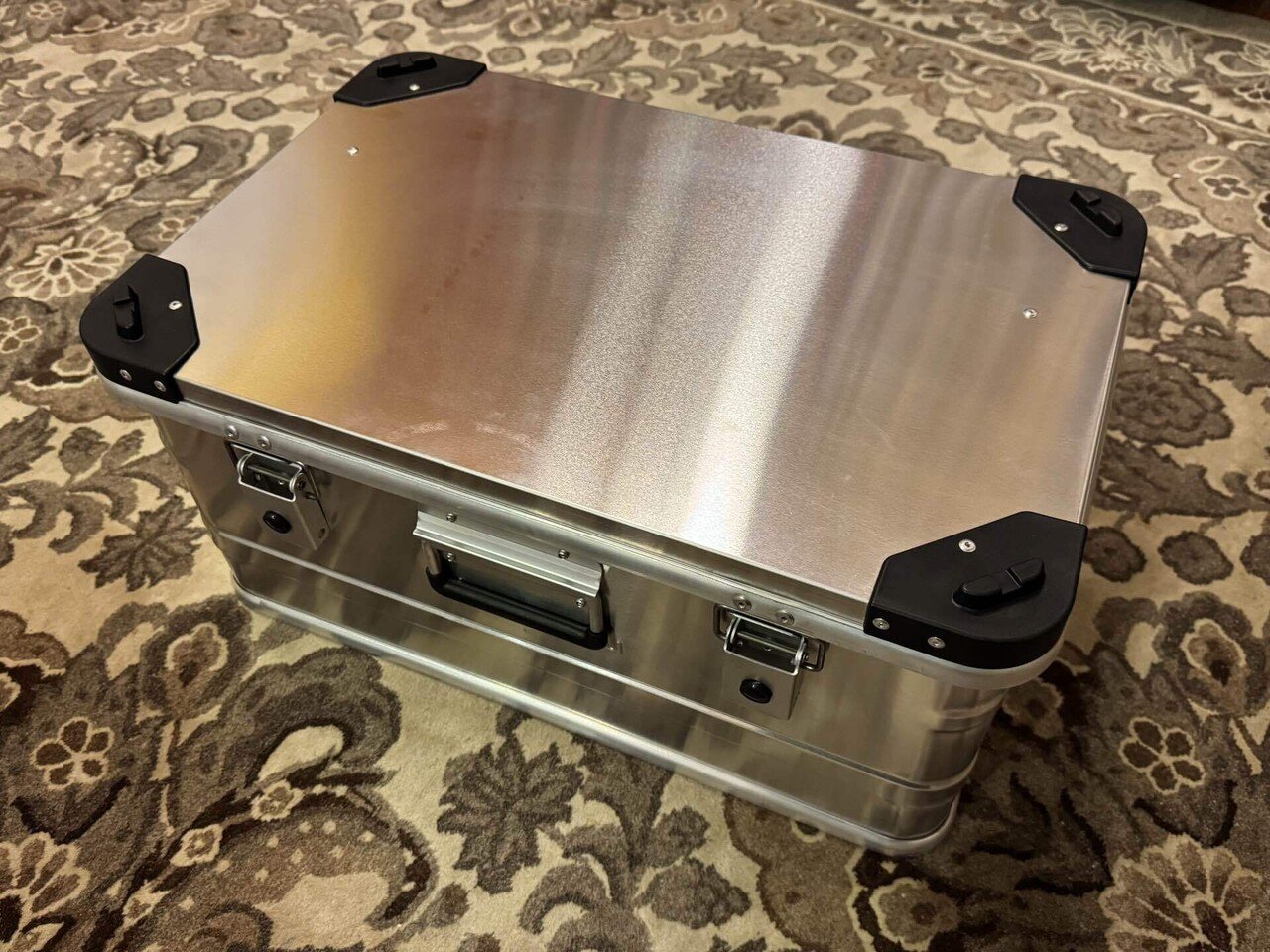 キャンプ】スロベニア産のアルミコンテナ アルポス（ALPOS）47L