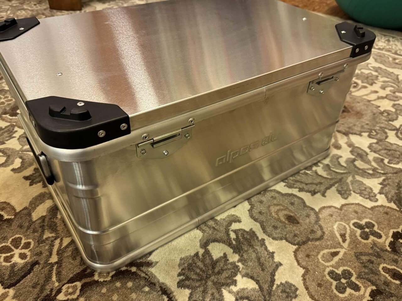 キャンプ】スロベニア産のアルミコンテナ アルポス（ALPOS）47L