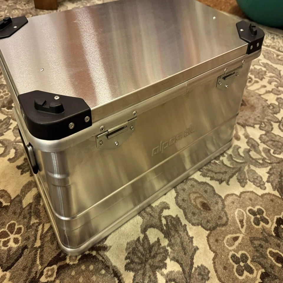 キャンプ】スロベニア産のアルミコンテナ アルポス（ALPOS）47L 