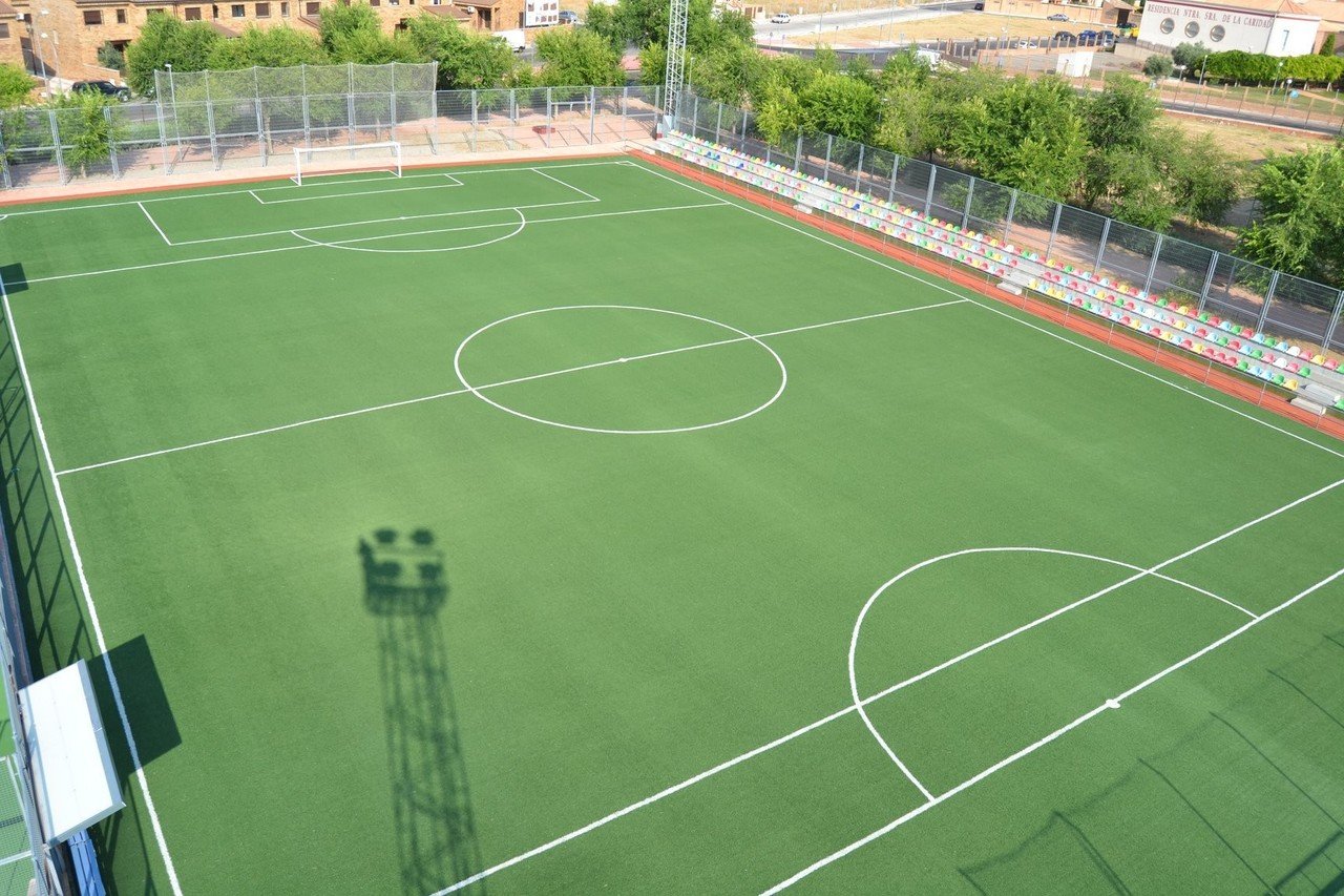 まだまだ知られていない バルセロナ小学生年代の ７人制サッカー においての特別ルール Jun Takada 高田 純 Note