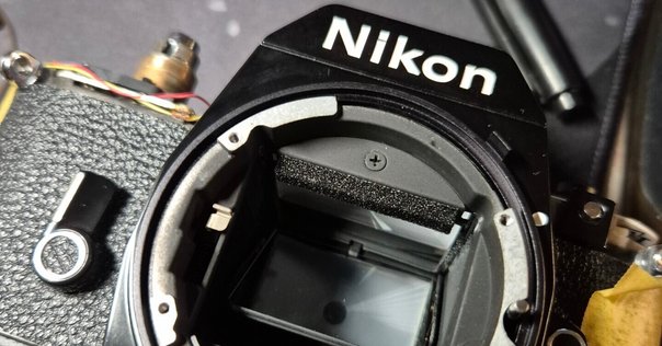 Pentax ESiiの分解｜フィルムカメラ修理のアクアカメラ