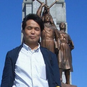 五味洋治　Yoji Gomi
