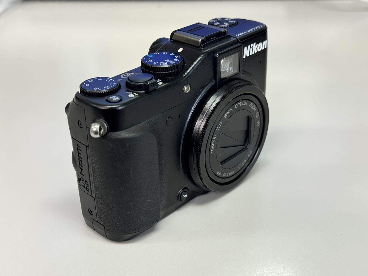 Nikon P7000 というズーム連動式OVFのコンデジ｜toibo
