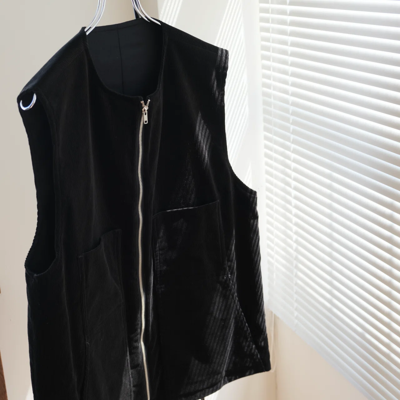 25AW BISOWN リバーシブルベスト　サイズ3 両A面ベスト。日本の素晴らしい生地を体感してください。｜水岡