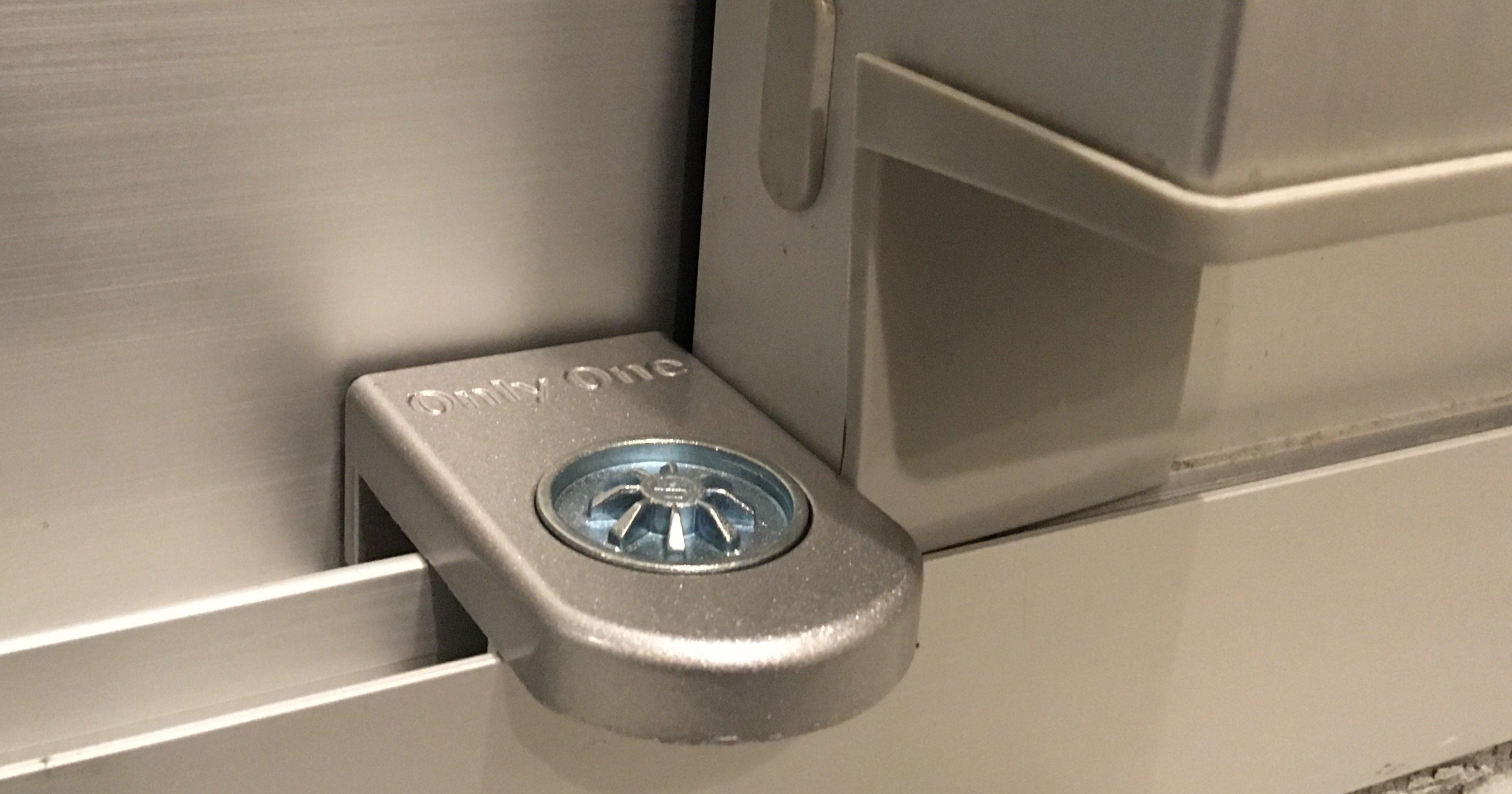 窓ロック使ってみた 窓の換気 防犯対策 Pictoria Note