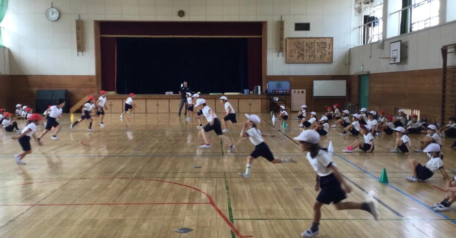 2年生 体育『走る運動』｜泉大津市立楠小学校