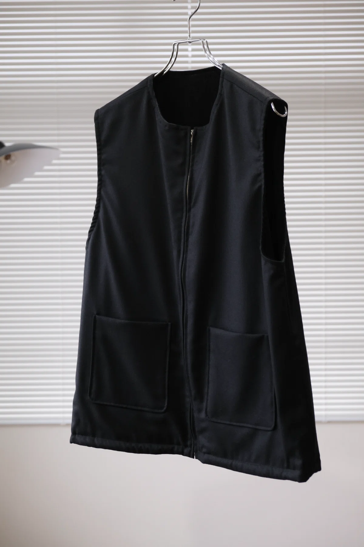 25AW BISOWN リバーシブルベスト　サイズ3 両A面ベスト。日本の素晴らしい生地を体感してください。｜水岡