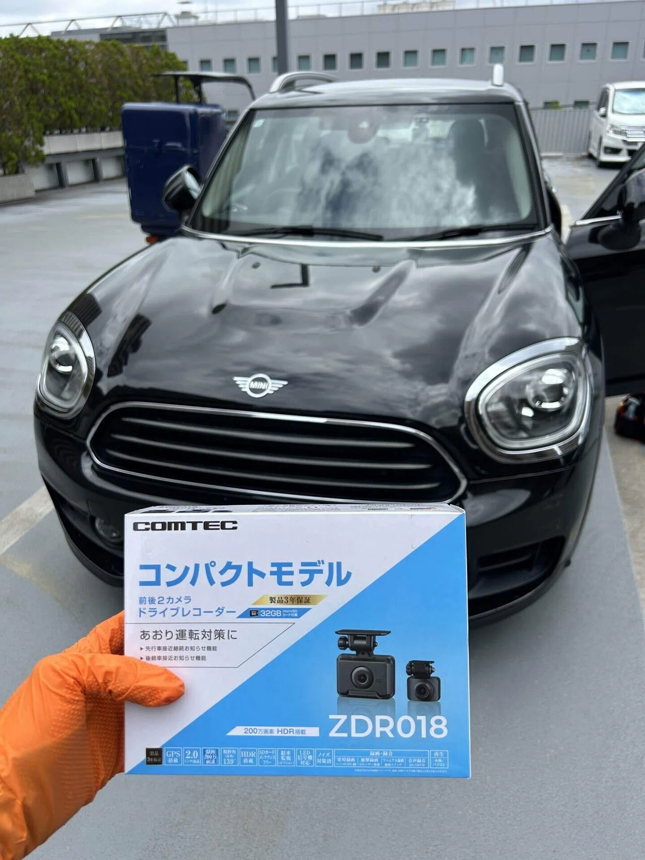 MINIクロスオーバーにドライブレコーダー取付【コムテックZDR018 前後2