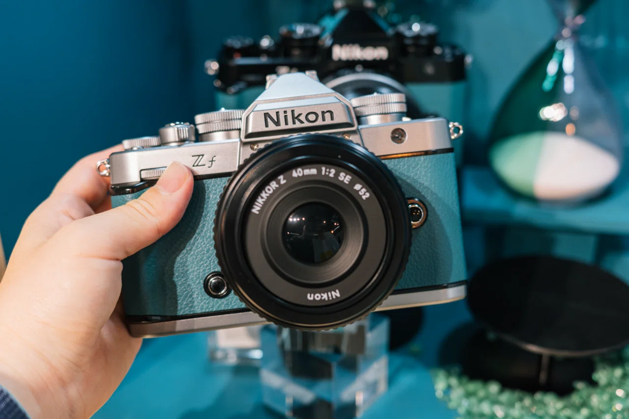 Nikon Zf ボディ ティールブルー Zfとティールブルー｜いぬっさん