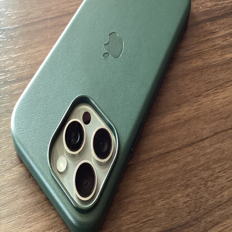 生粋のiPhoneユーザー。新型iPhoneが発表されたので、Galaxy Z Fold 7