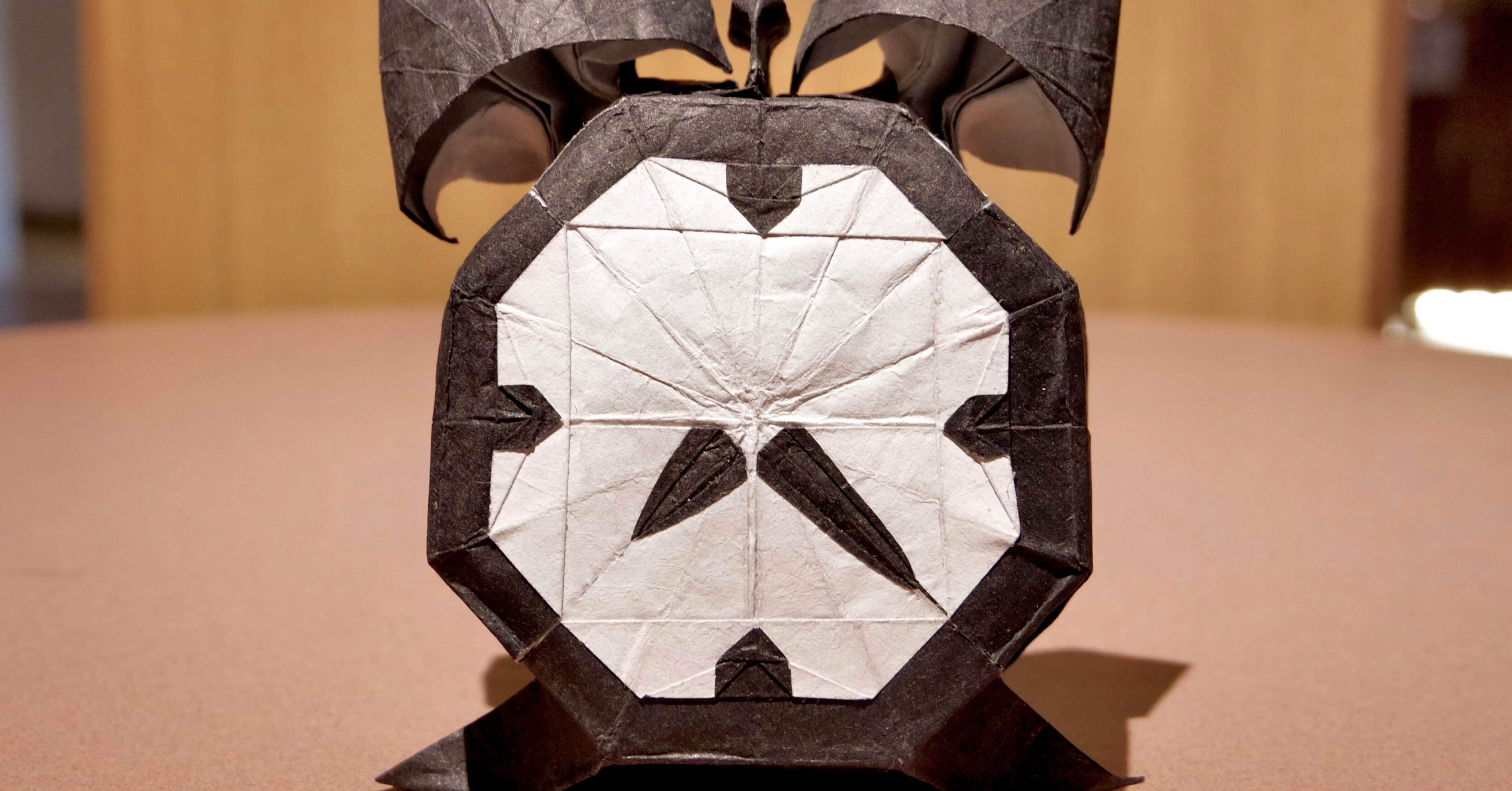 折り紙1枚！レトロ感満載の目覚まし時計／