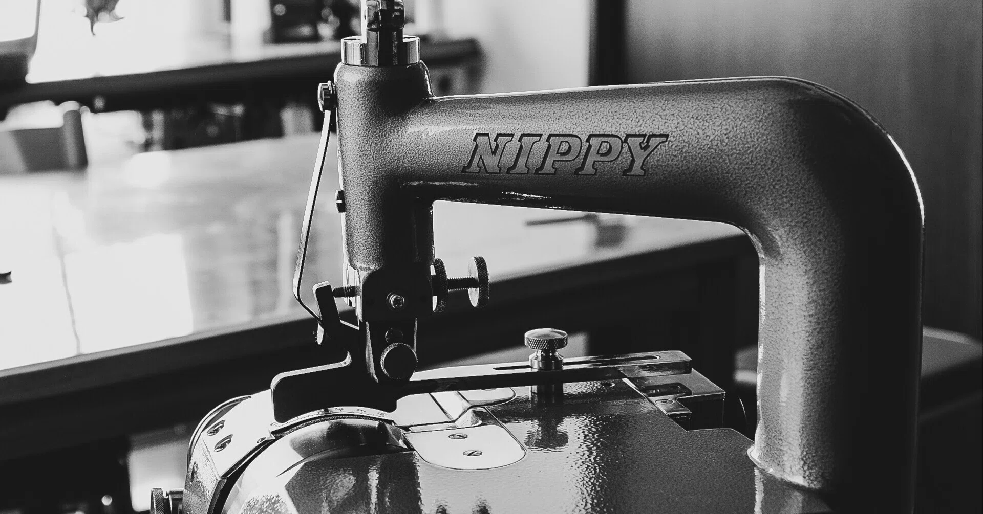 レザーと暮らす。｜革職人が使う革漉き機入門編｜KIKUCHI LEATHER