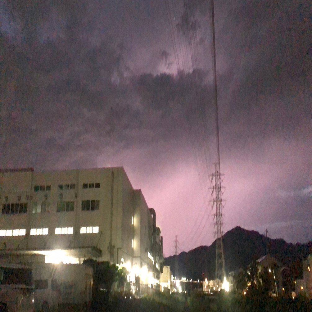 雷撮影って難しすぎじゃない！？スマホ片手に挑んだ稲妻との真剣勝負