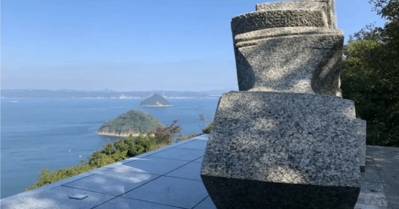 香川県坂出市の『五色台』で、伝説の彫刻『またきまい』と瀬戸内の絶景