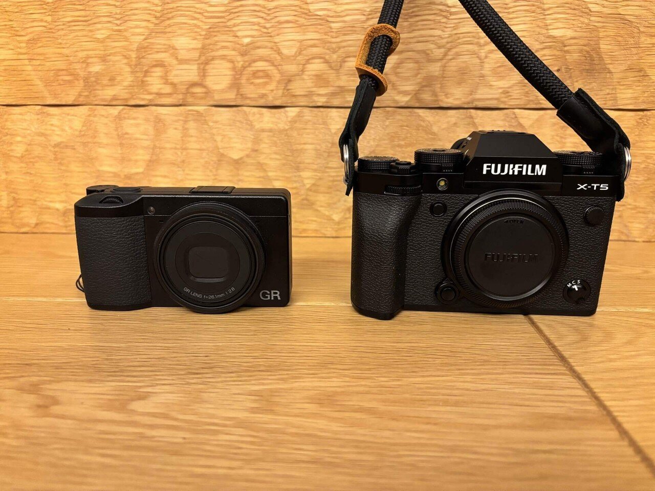 RICOH GRⅡ(撮影数少、状態良好) backend=imagemagick;version=1;