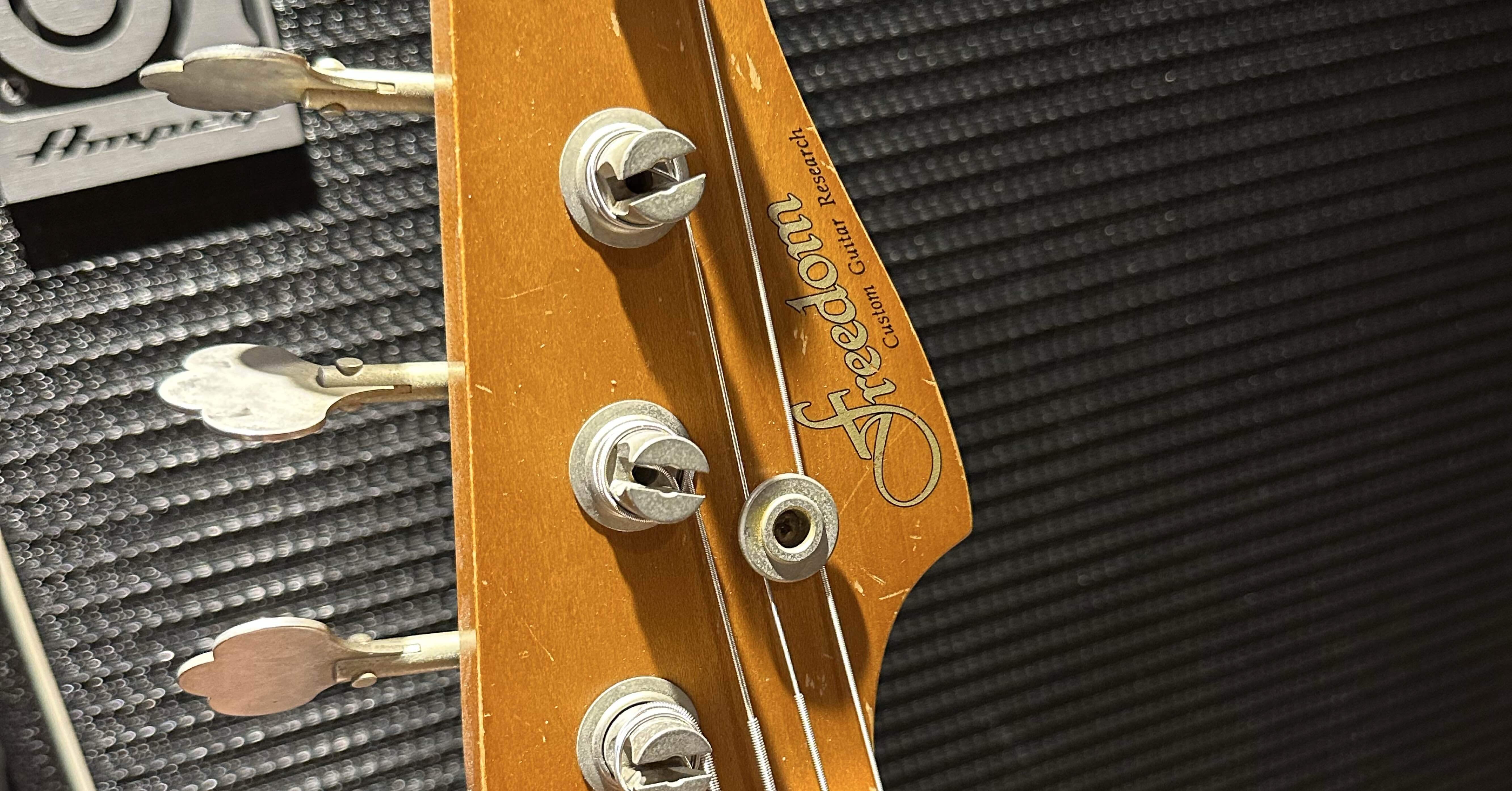 Freedom Custom Guitar Researchジャスベース2013 まいにゅーぎあ！ Freedom Custom Guitar Researchのジャズベース｜tomohi