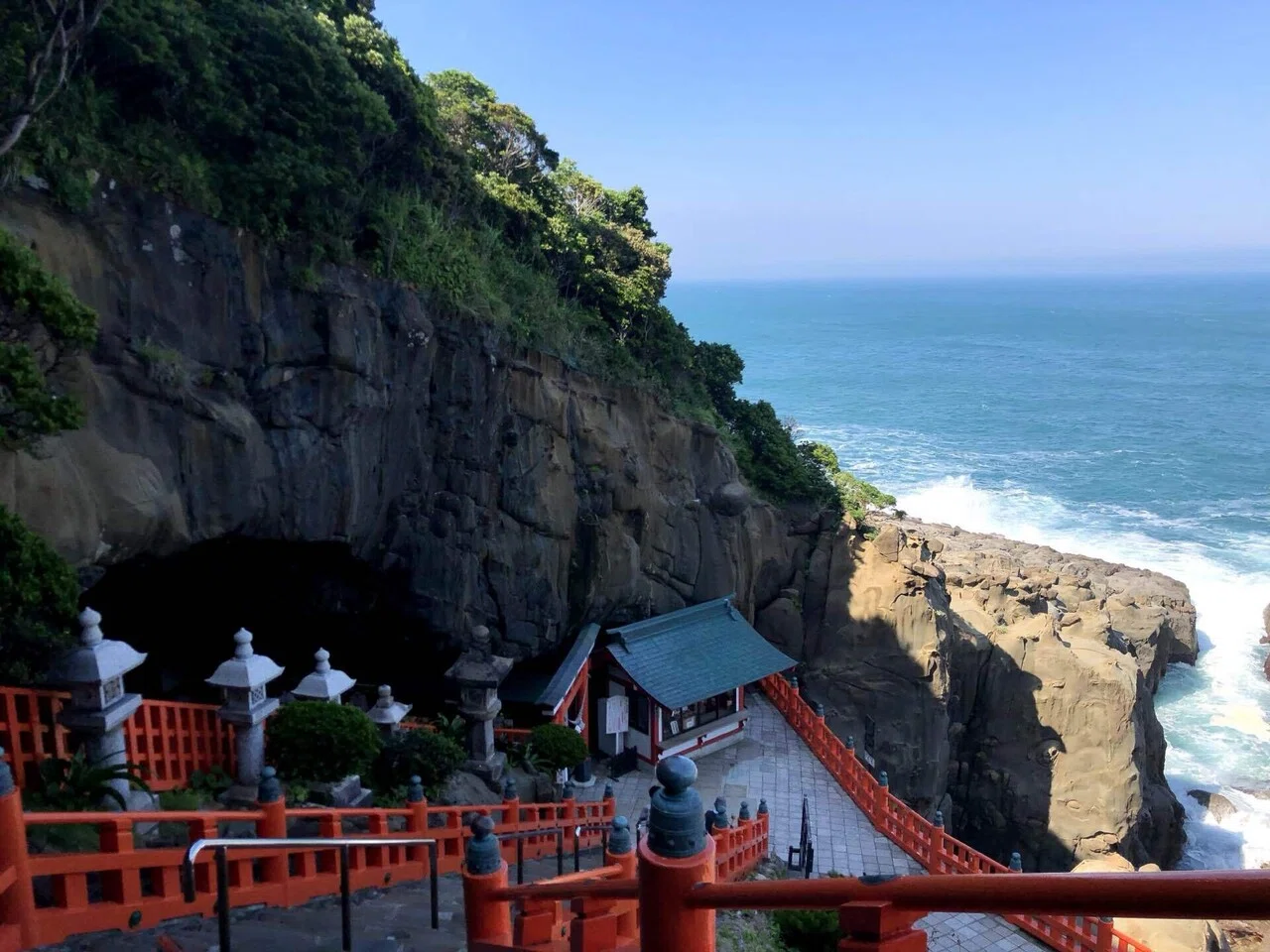 木のおもちゃ箱に揺られて ― JR九州「海幸山幸」の旅｜ちびたぬき