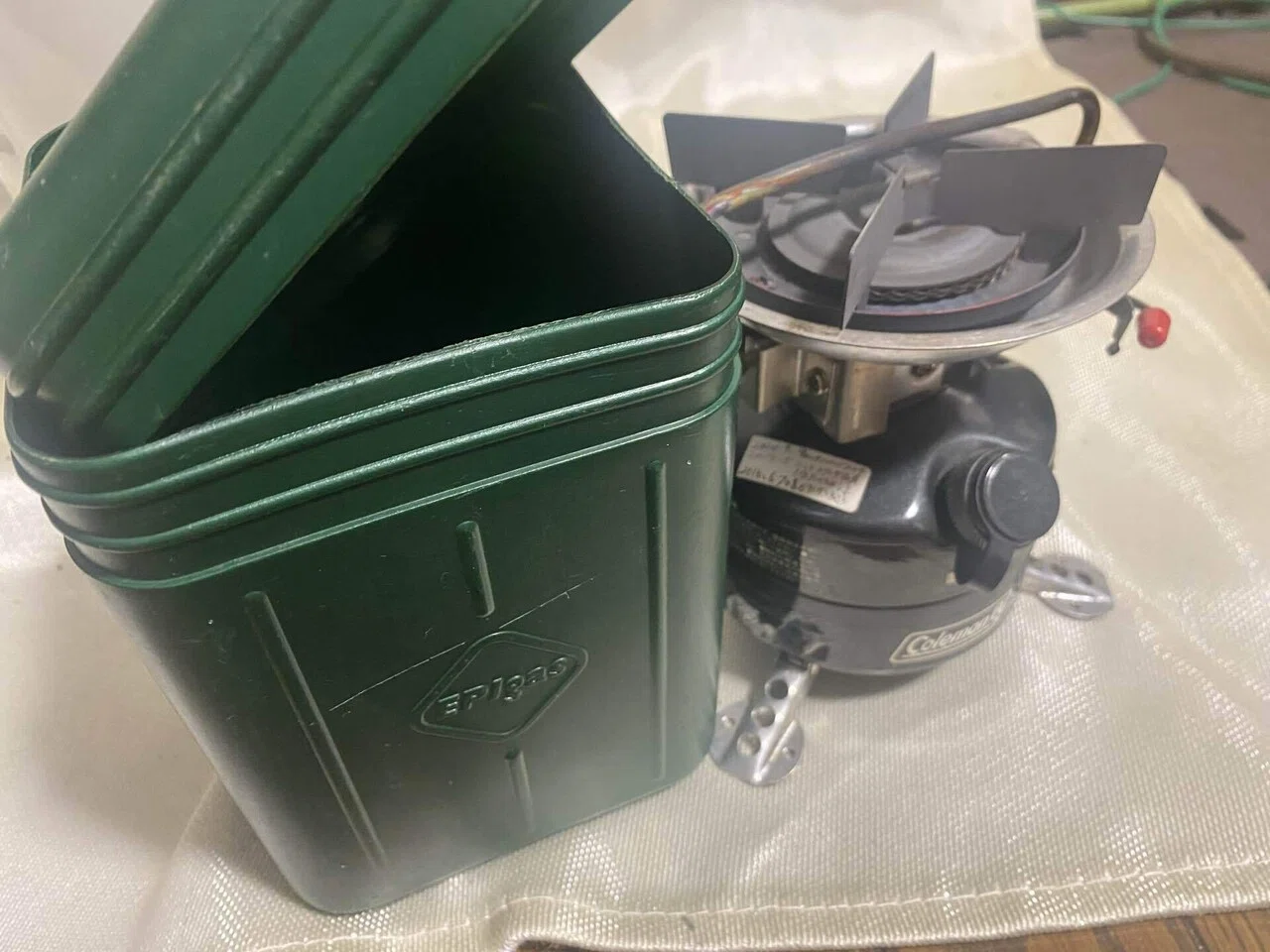 【新品未開封】Coleman フェザーTMストーブ　コールマン　フェザーストーブ コールマン『フェザーストーブ』を徹底レビュー｜定番バーナーの人気の