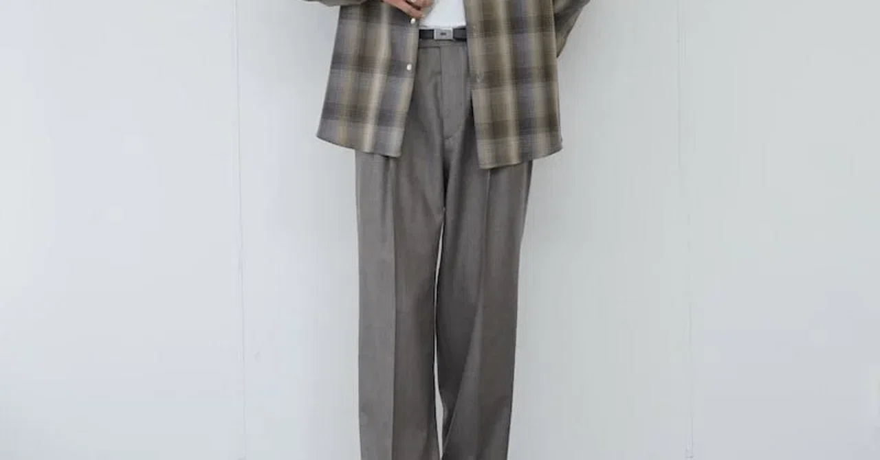 AURALEEより「SUPER LIGHT WOOL TWO-TUCK SLACKS」発売です!|THIRTY AURALEEより「SUPER LIGHT WOOL TWO-TUCK SLACKS」発売です!|THIRTY