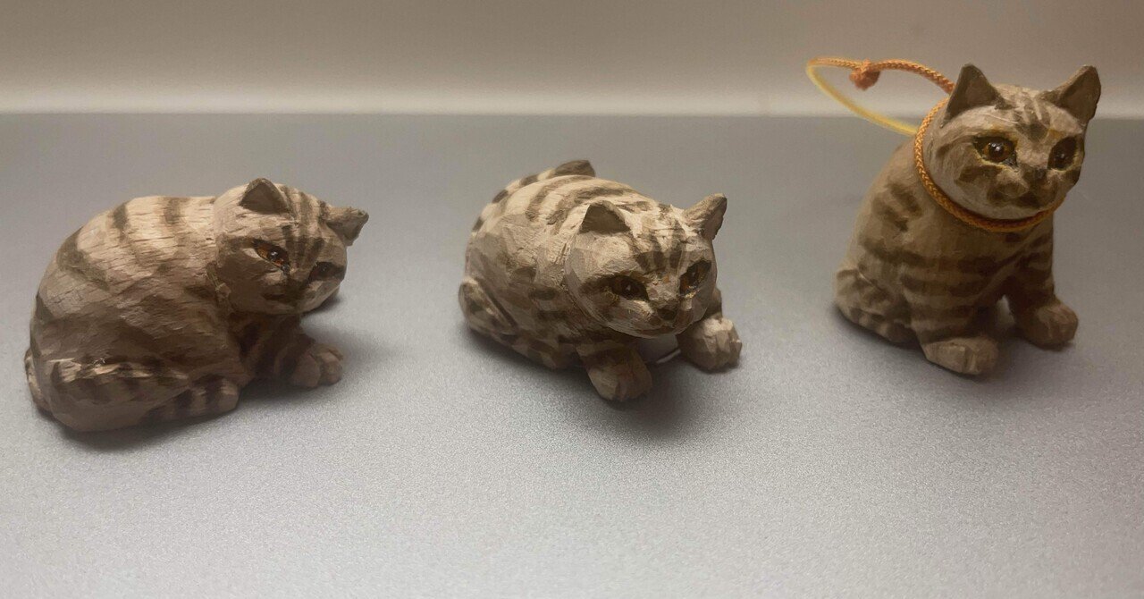 木彫りのニャンコ ドラネコ茶トラの3形態を彫る｜森の和
