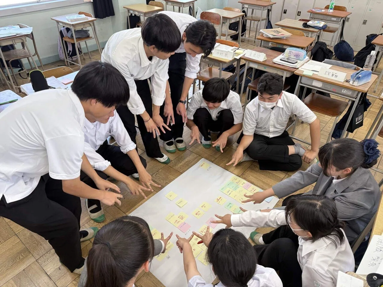 高校生によるチョークアート制作2025～小田原城～｜Think MIRAI