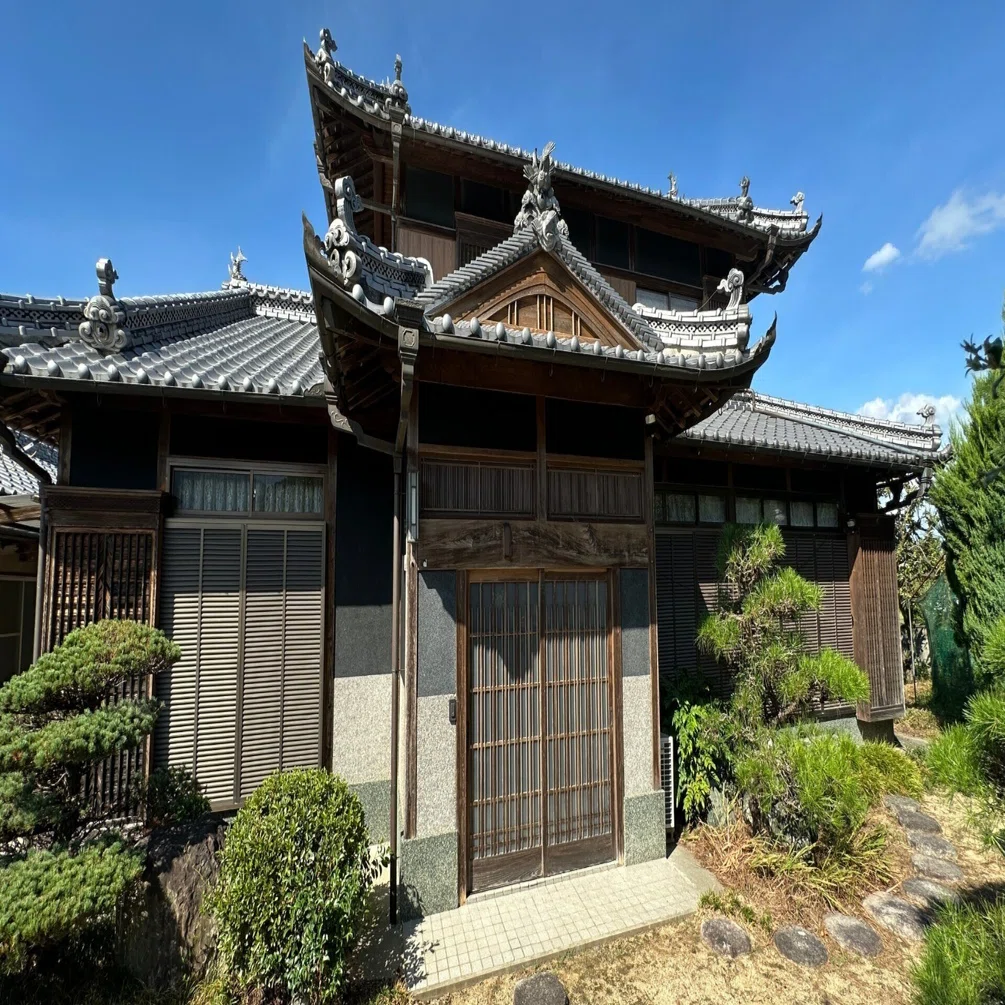 古民家 門扉 銅板細工 日本庭園 日本家屋 古民具 門 扉 入り口 ドア 和風 インテリア 城 古材 引継ぎ完了】【徳島・空き家売買】日本庭園が残る純和風古民家｜門
