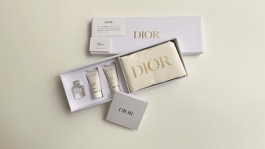 Dior 空腹 巾着 ディオールオンラインで届いた箱に巾着／サンプルが