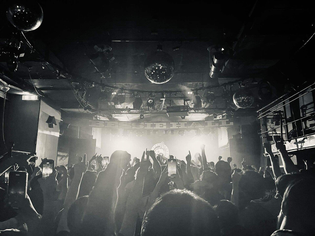 kotoriページ KOTORI、現体制初の最新EPより「魔法」MV公開 | BARKS