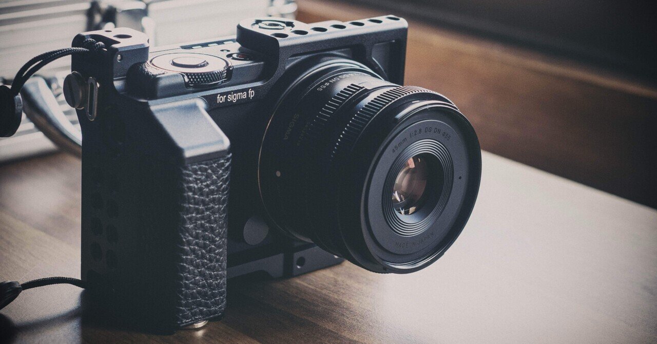 軽快さと偶発性。中華製超広角レンズとSIGMA fpの組み合わせで