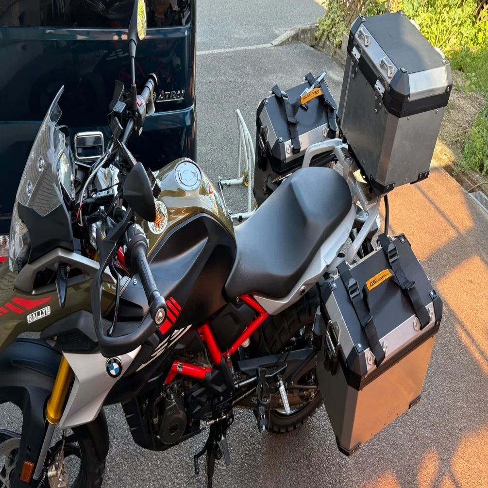 BMW G310GSにR1250GS Adventure用パニアを無理やり付けてみた｜PonPon
