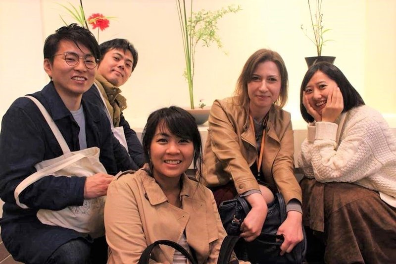2018年 東京都美術館での池坊いけばな展覧会に参加した時、同僚が見に来てくれた