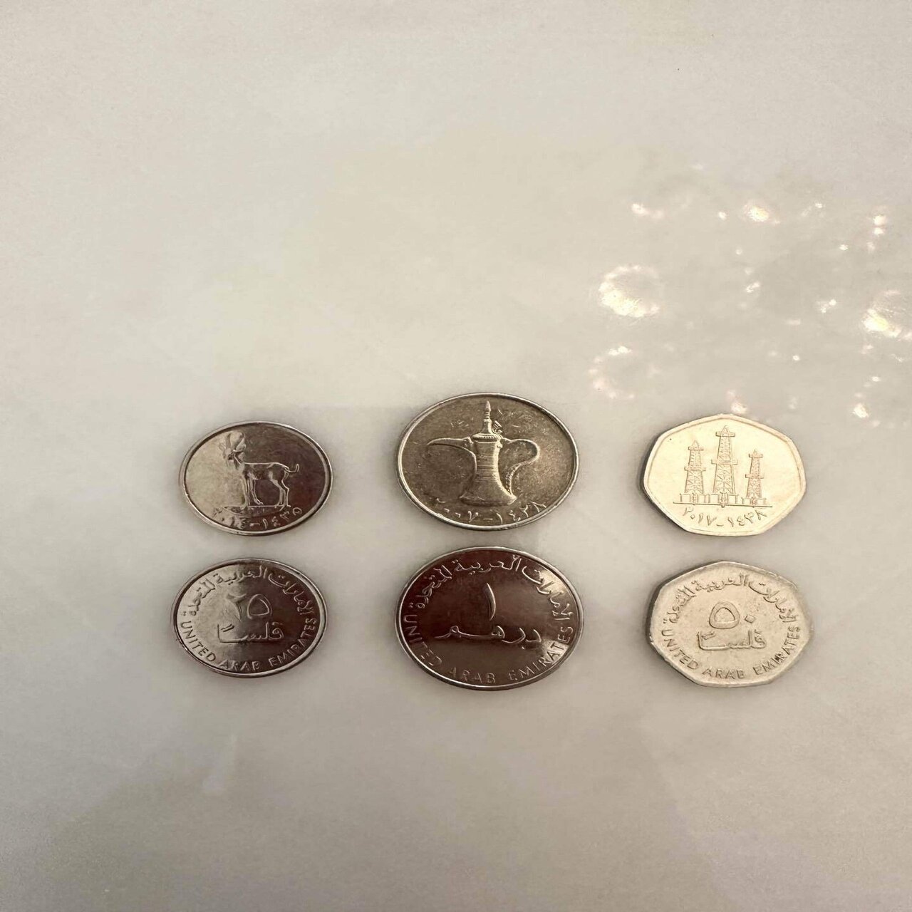 これがドバイのお金か！｜カーン江夏未花