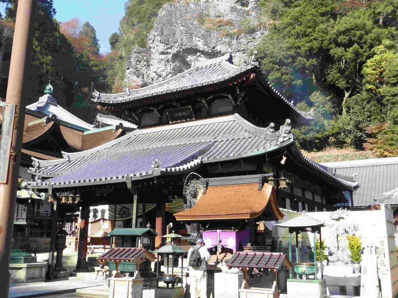 図４宝山寺本堂