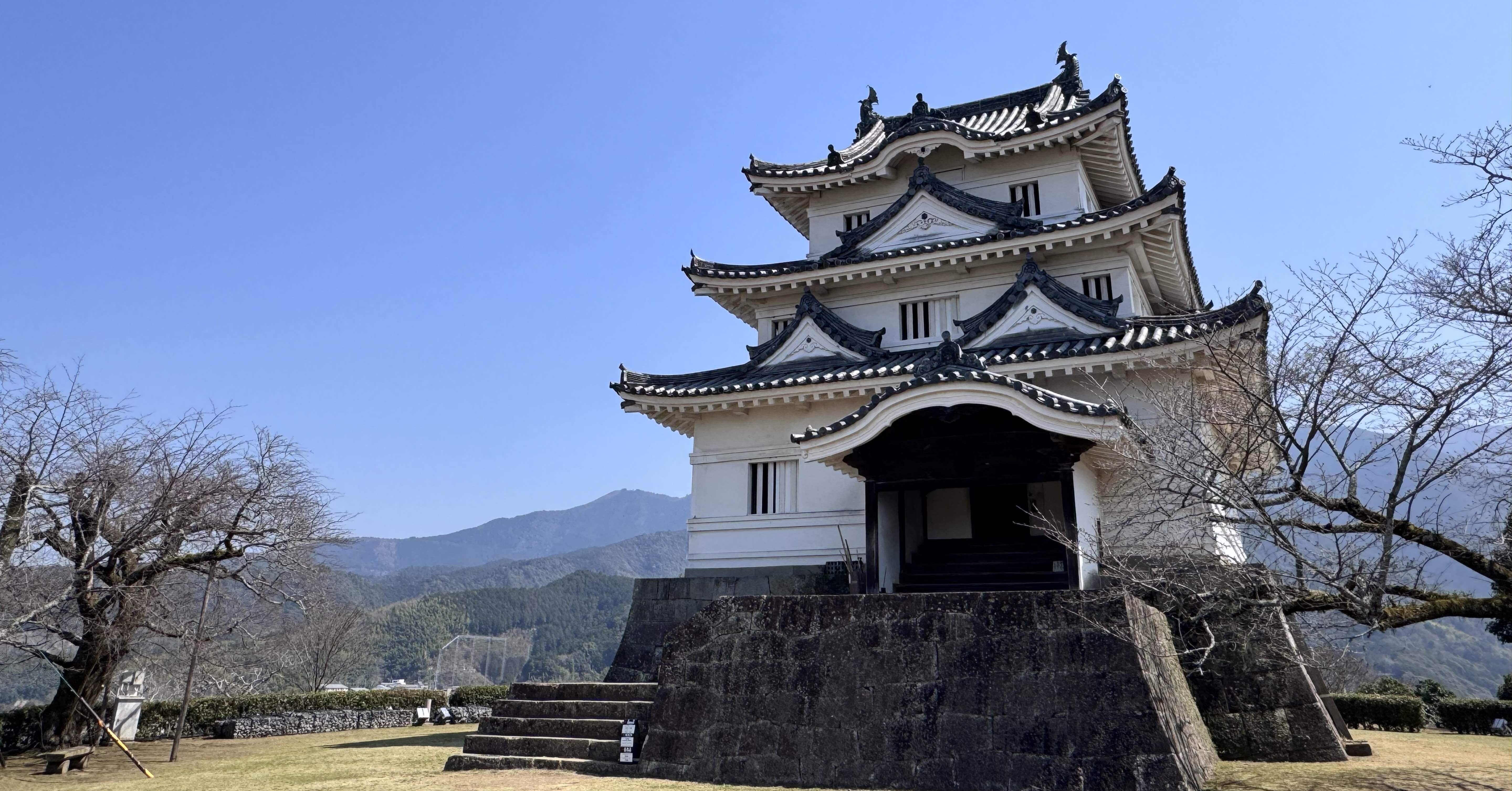 日本100名城 No.83 宇和島城（愛媛）｜おみず。城と山