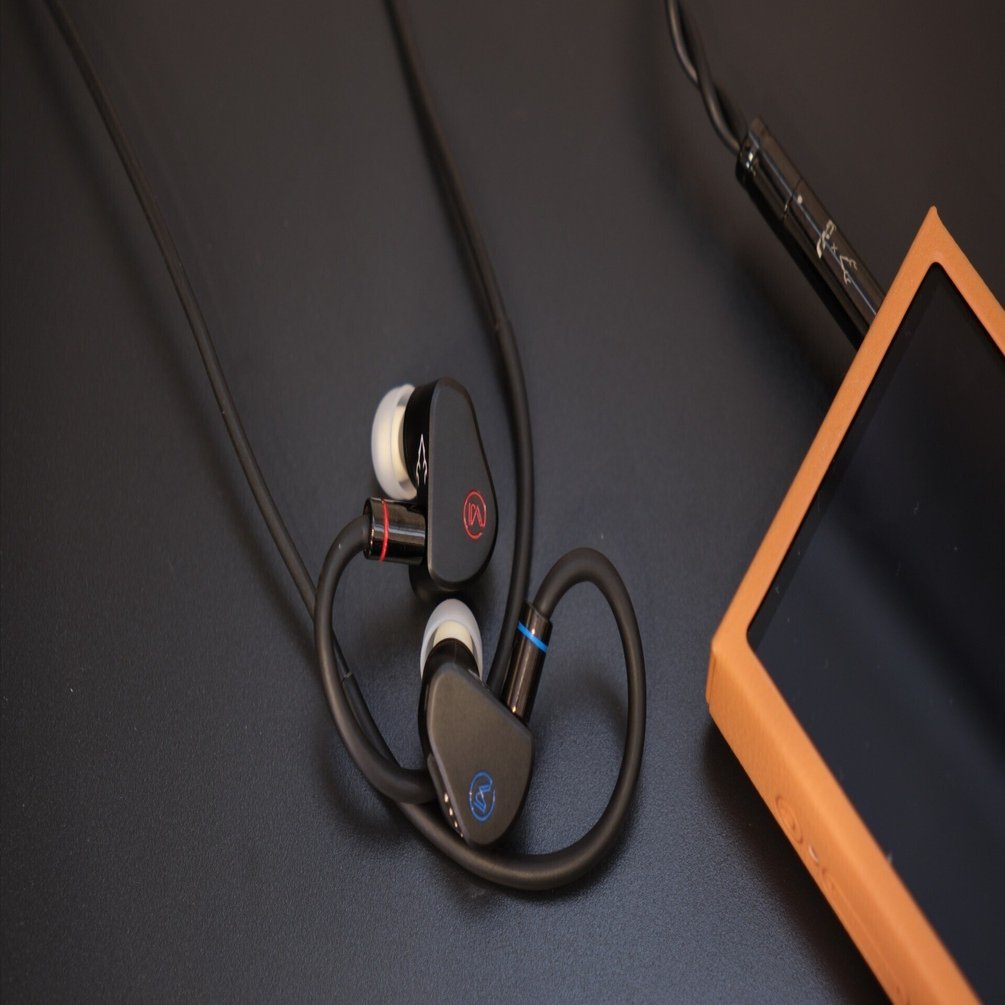 レビュー｜CVJ Medusaはキレのある音と力強い低域で臨場感を演出して