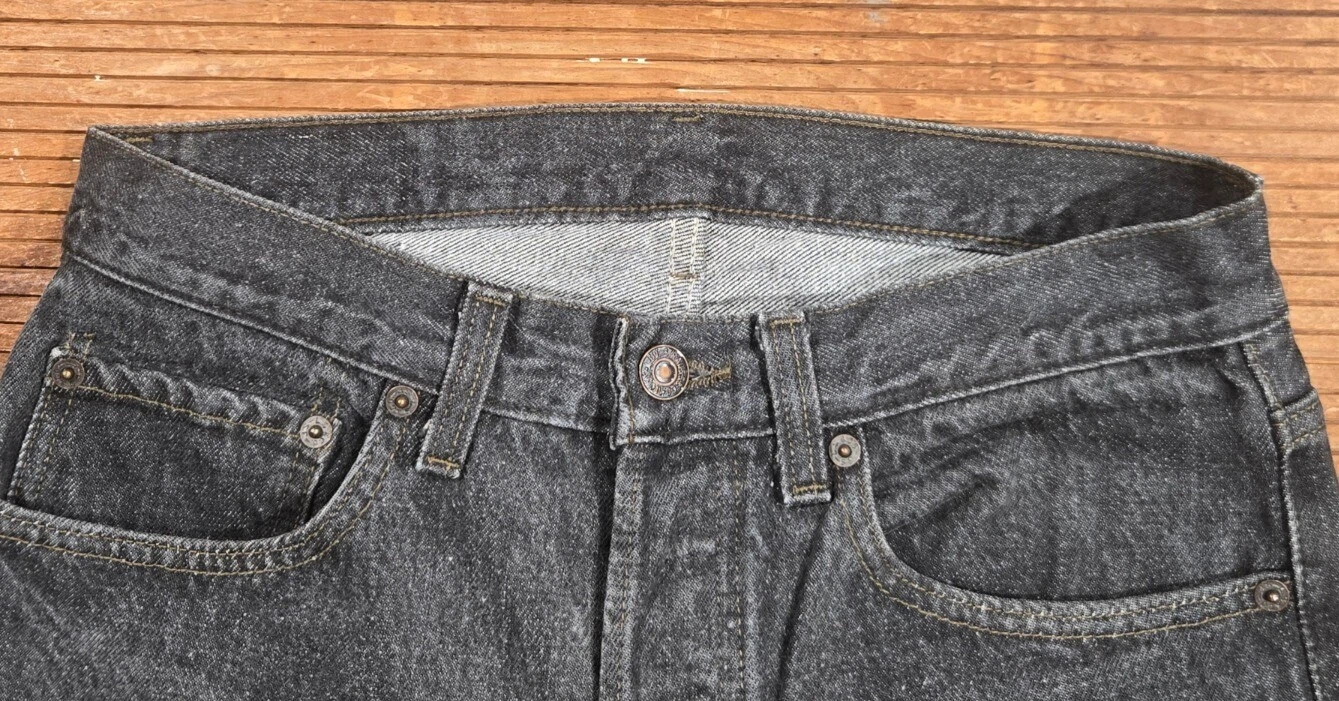 Levi's 501 ―先染めBlackとは―|小倉 古着屋 Border Line Levi's 501 ―先染めBlackとは―|小倉 古着屋 Border Line