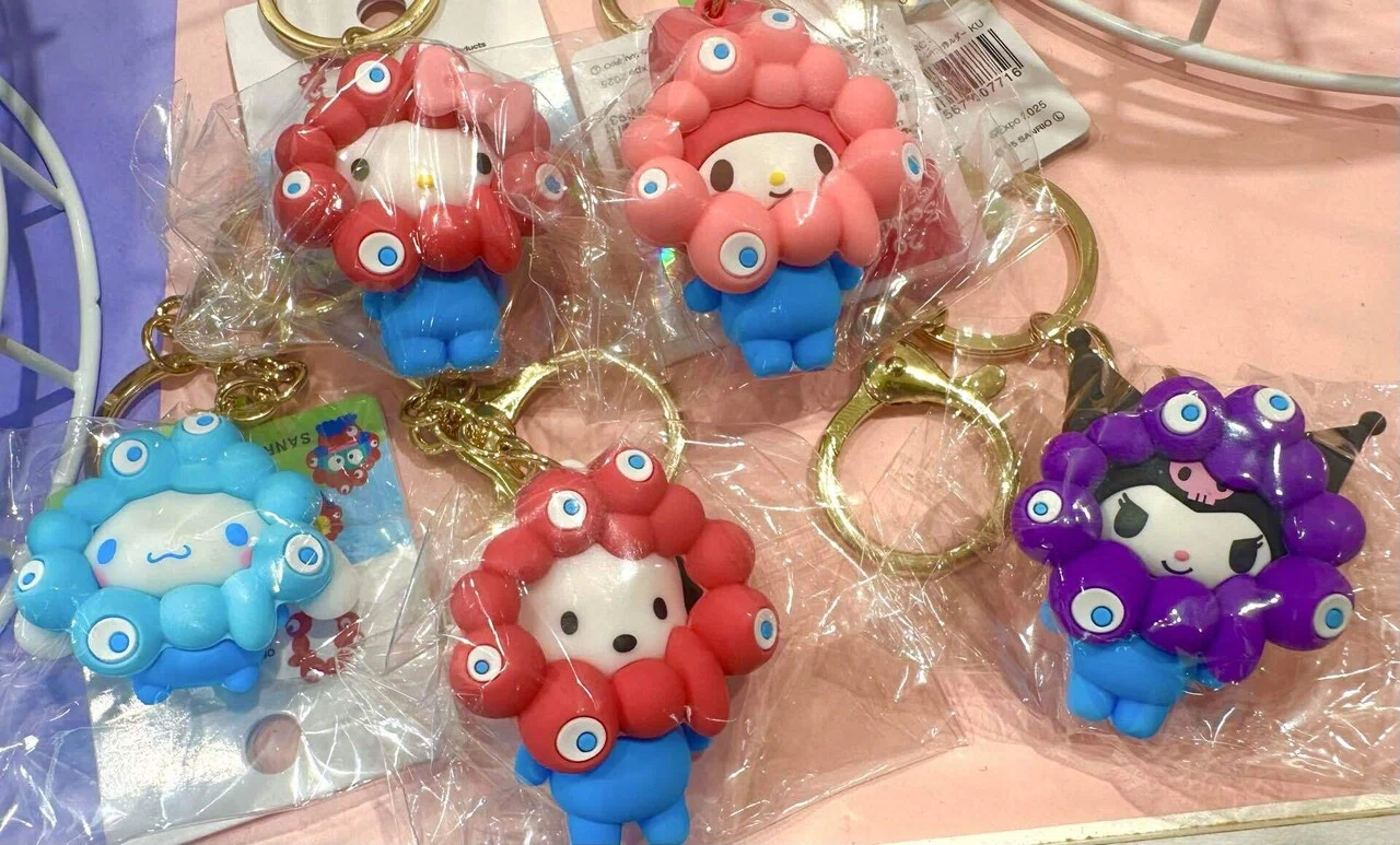 東京でも買える】ミャクミャクキティが欲しい❤️💙｜life in between