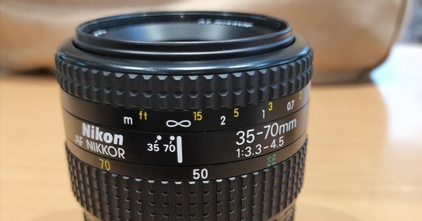 Ai Nikkor 35mm F2.8｜硝子窓