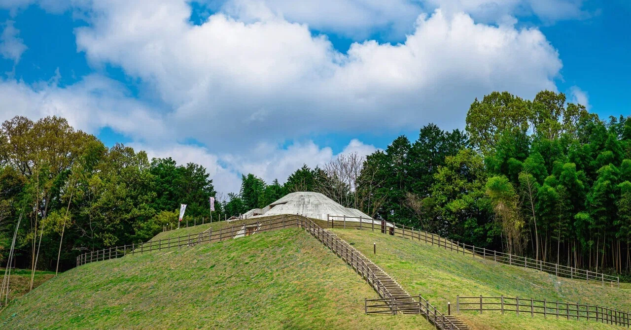 天武天皇・持統天皇の檜隈大内陵｜日本唯一の夫婦天皇陵｜たなかたつや