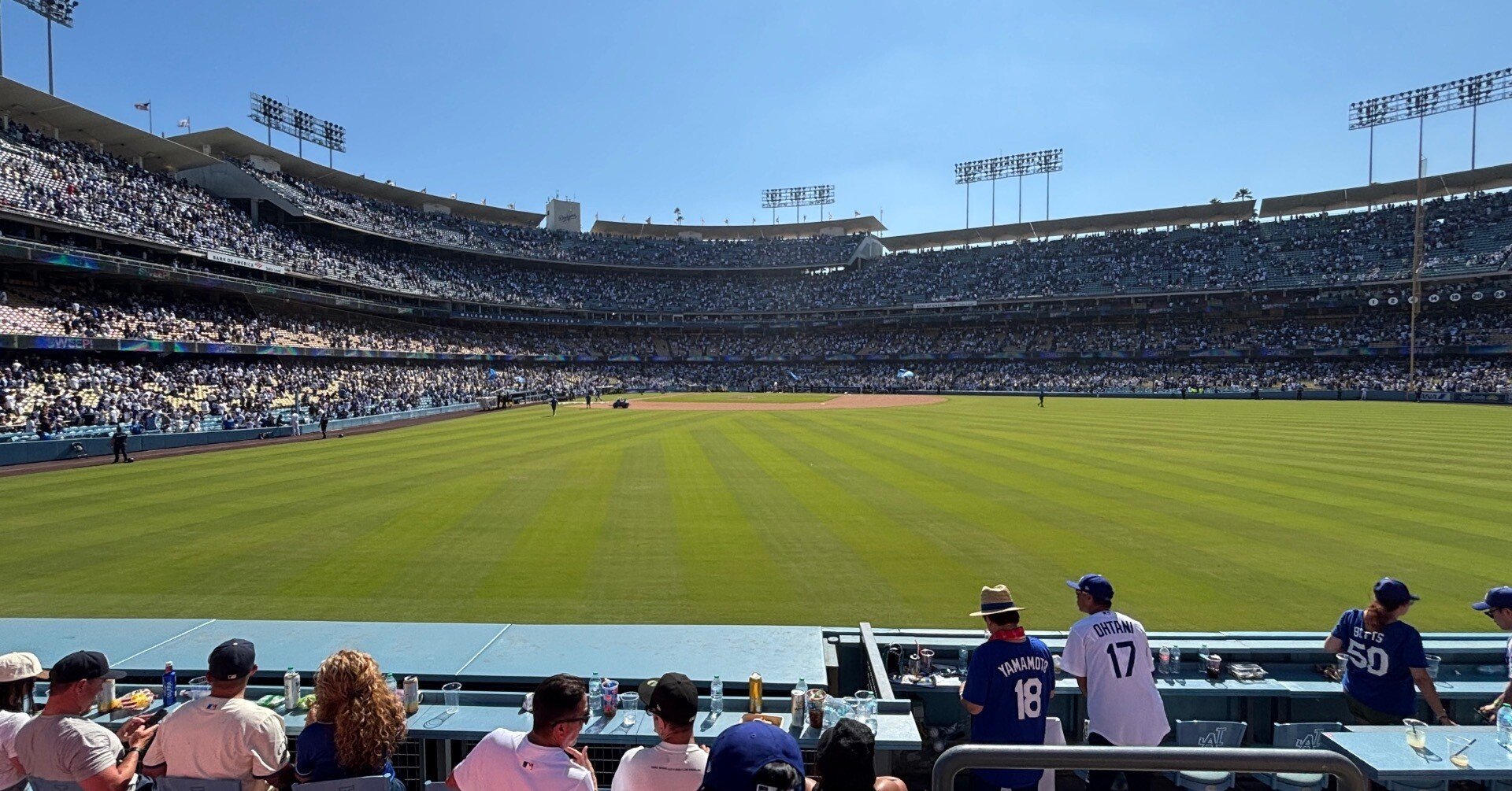 2025 お盆休み 弾丸世界一周旅行 ドジャースタジアム デーゲーム1人