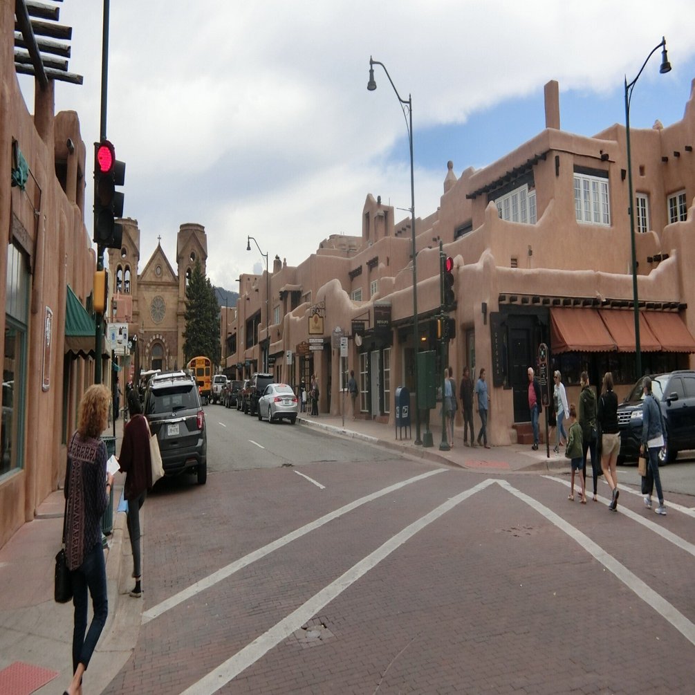 アメリカ横断記⑧】伝統の建築様式が美しい古都サンタフェ｜ロック