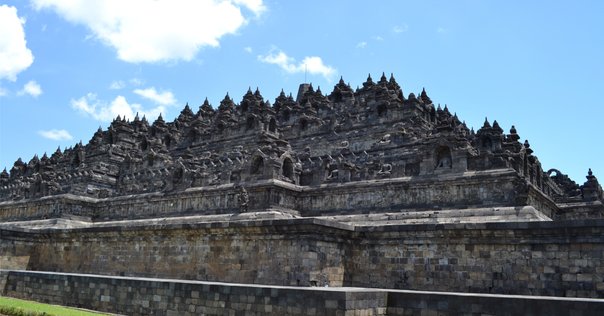 世界最大の仏教寺院であるボロブドゥール遺跡の謎｜kenhappy