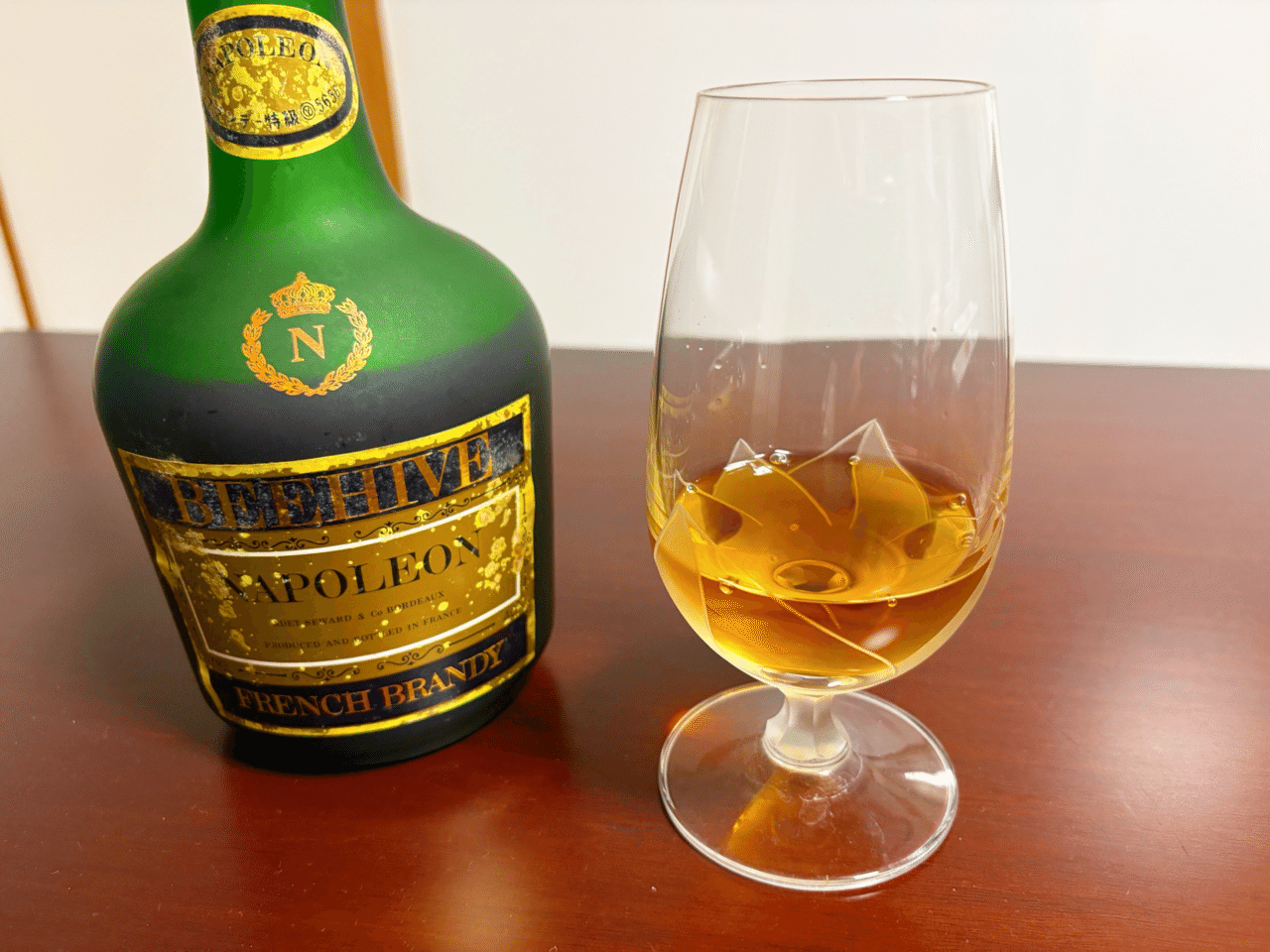 1,700で発掘！70年代特級BEEHIVEを開栓してみた｜古酒ブランデーは眠り